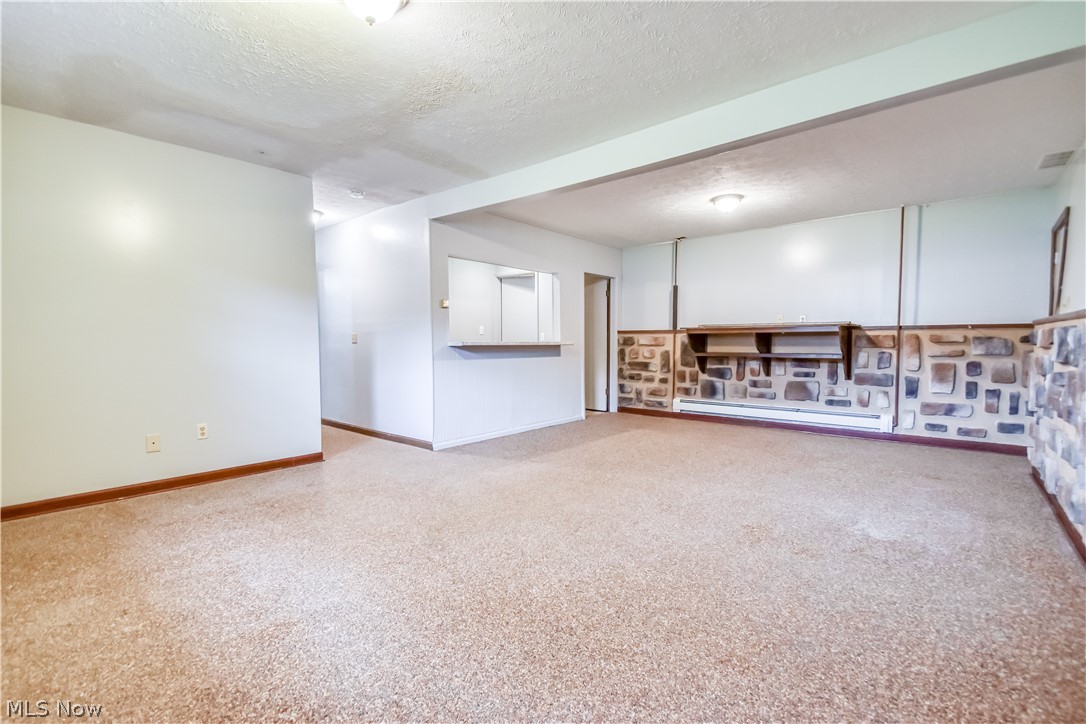 6487 Shaffer Road NW Warren OH 44481