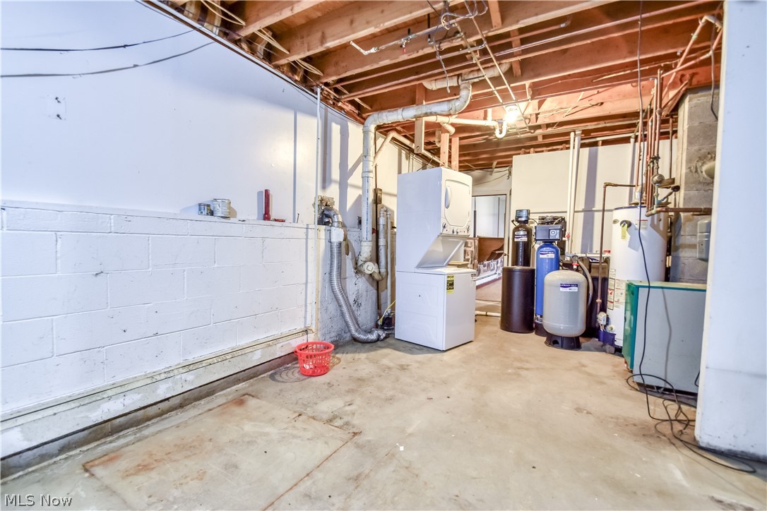 6487 Shaffer Road NW Warren OH 44481