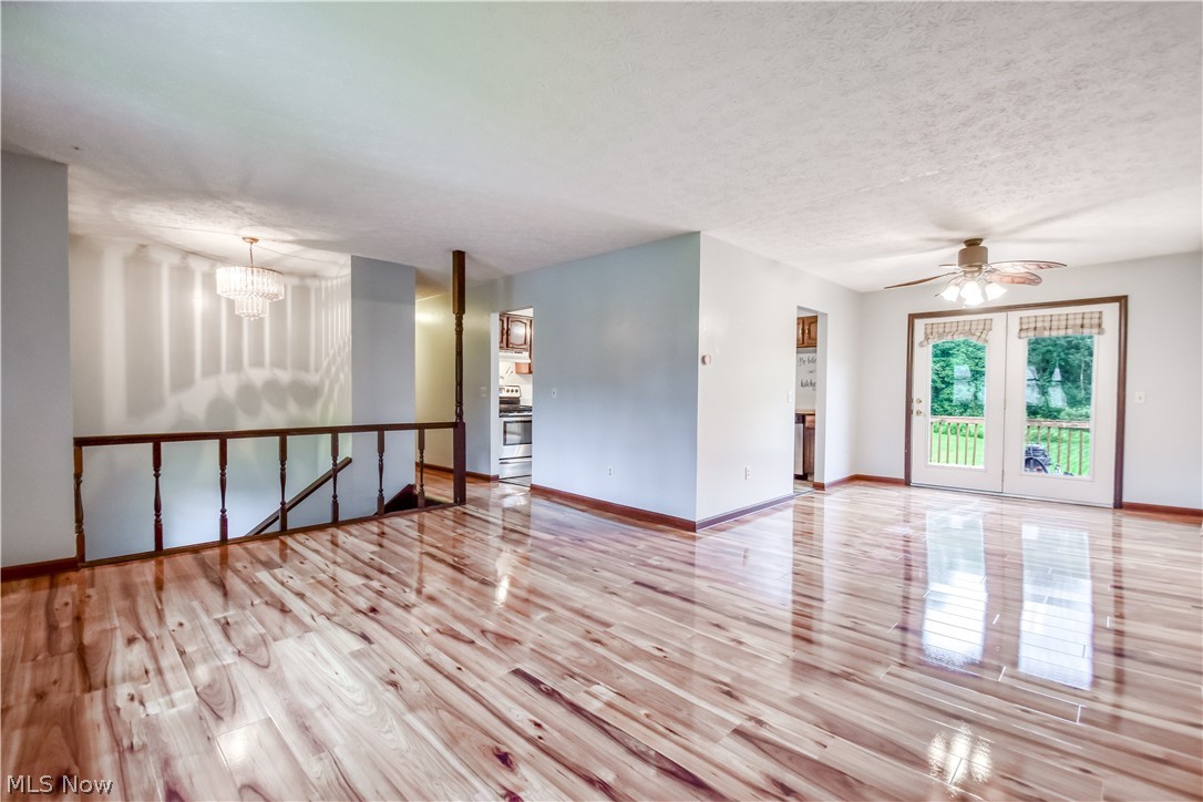 6487 Shaffer Road NW Warren OH 44481