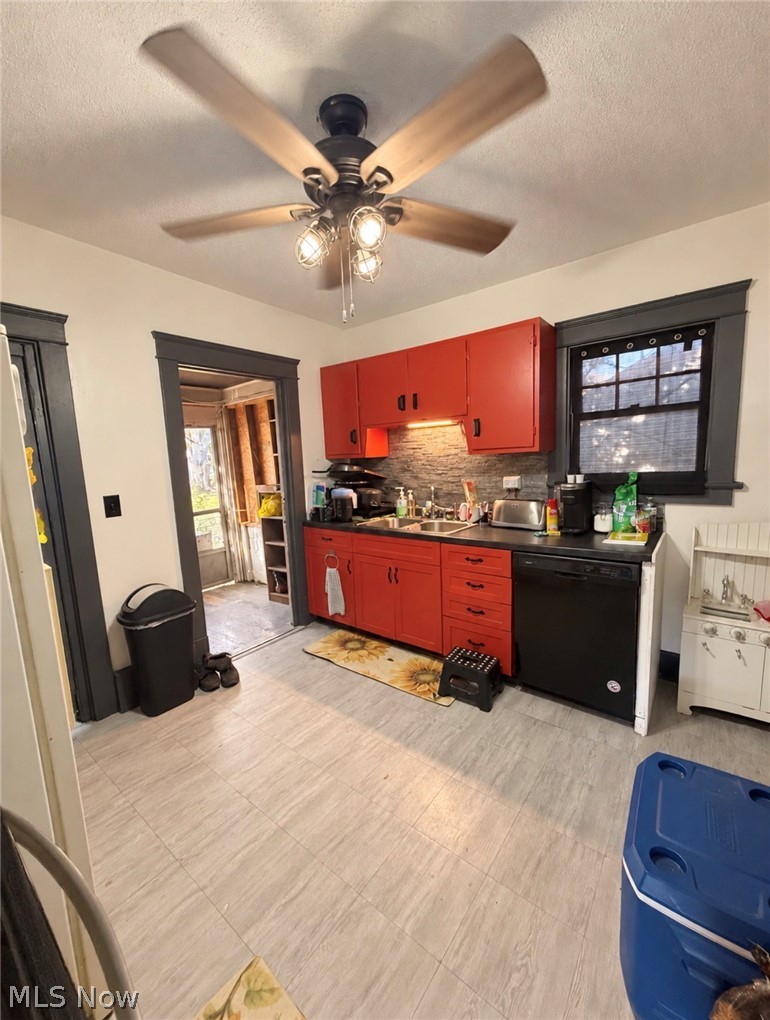 996 Hazelwood Avenue SE Warren OH 44484