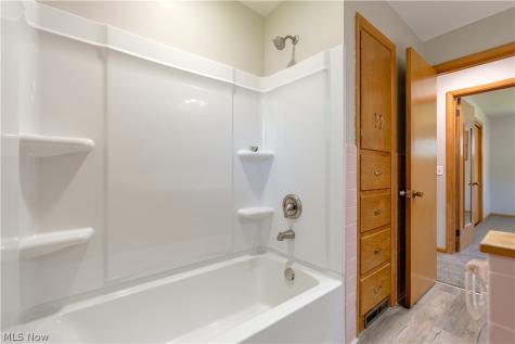 114 Keeferview Street NW Navarre OH 44662