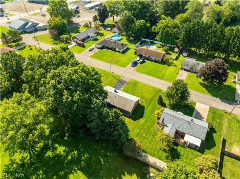 114 Keeferview Street NW Navarre OH 44662