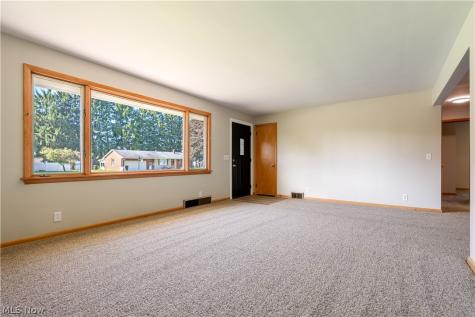 114 Keeferview Street NW Navarre OH 44662