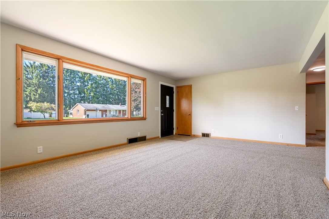 114 Keeferview Street NW Navarre OH 44662