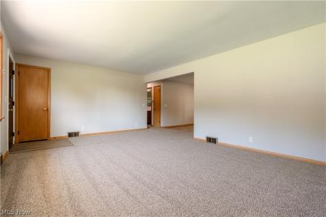 114 Keeferview Street NW Navarre OH 44662