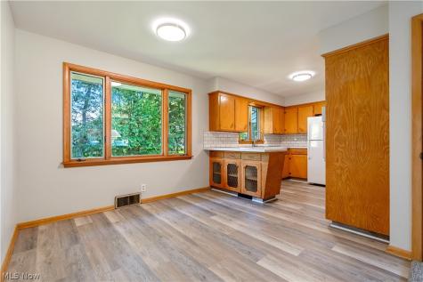 114 Keeferview Street NW Navarre OH 44662