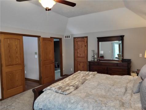 1882 Meadow Drive Hinckley OH 44233