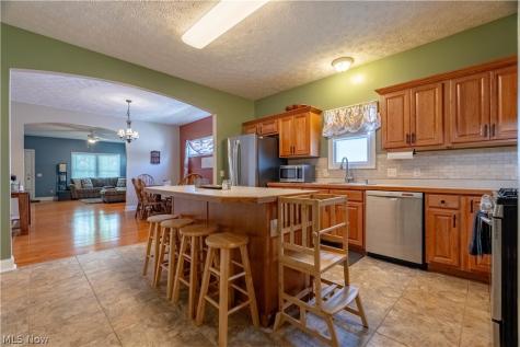 5263 Frederick Street Barberton OH 44203