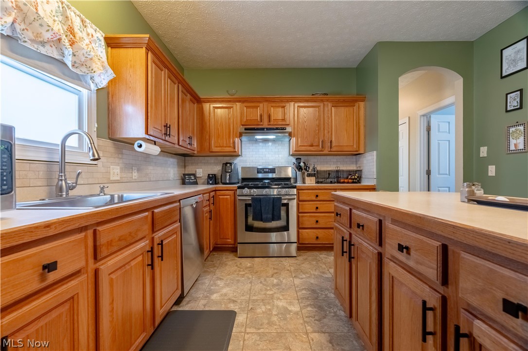 5263 Frederick Street Barberton OH 44203