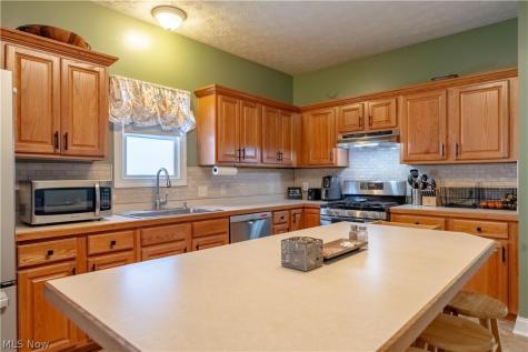 5263 Frederick Street Barberton OH 44203