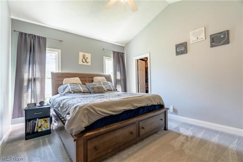 5263 Frederick Street Barberton OH 44203