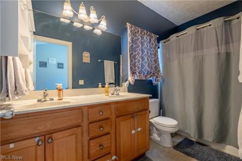 5263 Frederick Street Barberton OH 44203