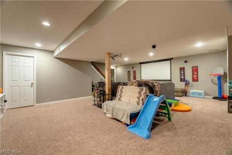 5263 Frederick Street Barberton OH 44203