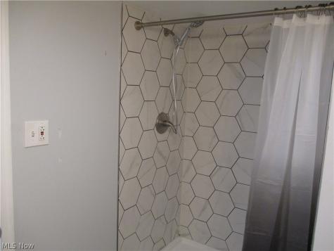256 Sues Court Akron OH 44311