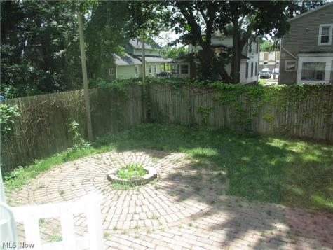 256 Sues Court Akron OH 44311