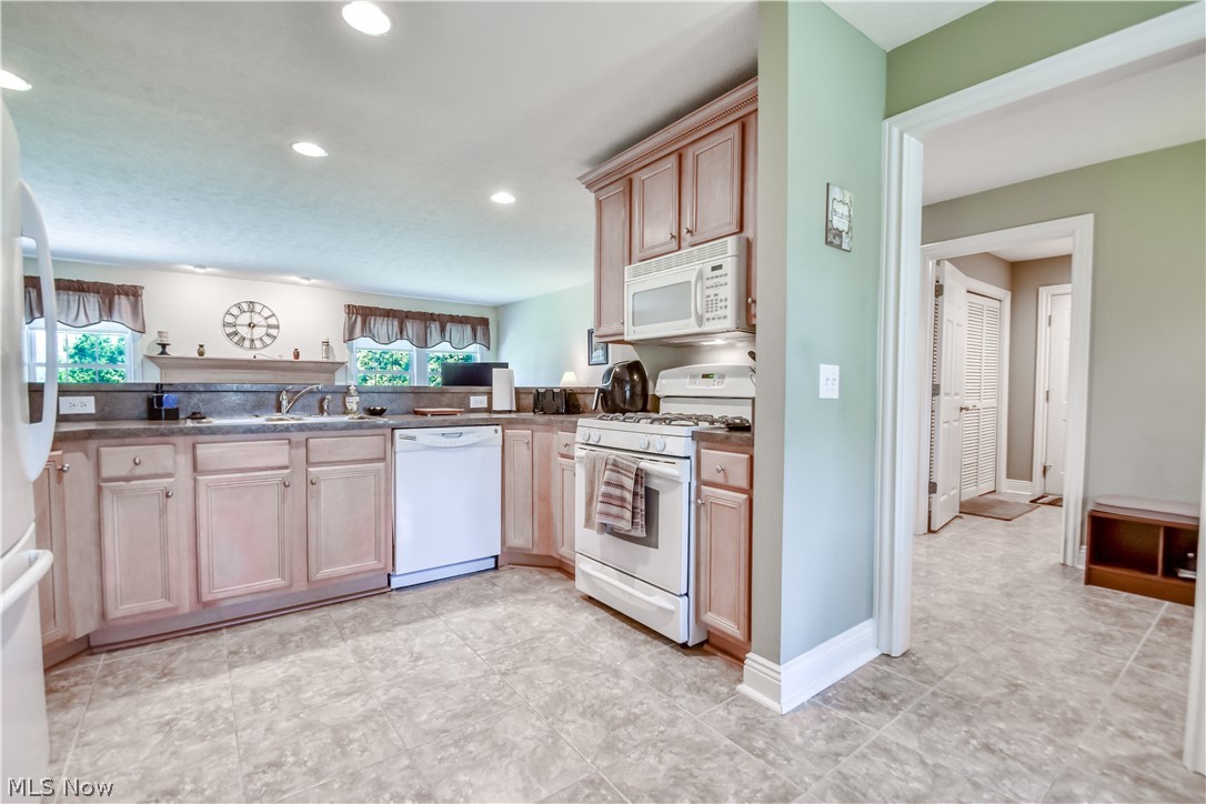 128 Stacey Court Madison OH 44057