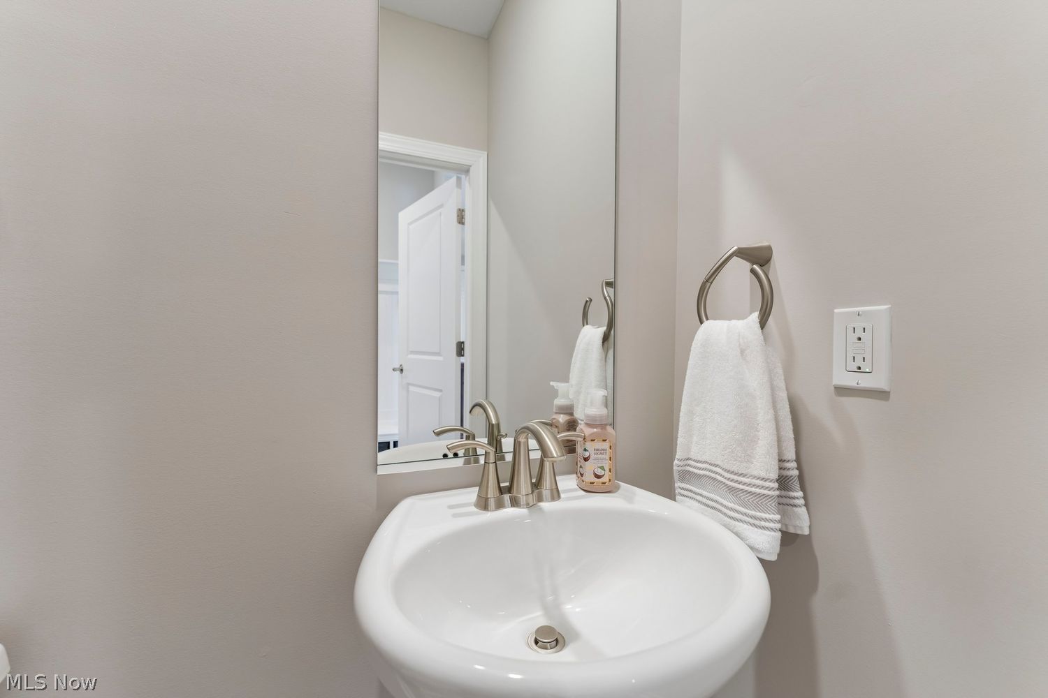 432 Clipper Court Avon Lake OH 44012