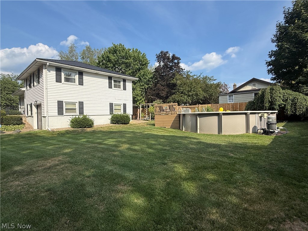 1505 Nicholear Avenue Coshocton OH 43812