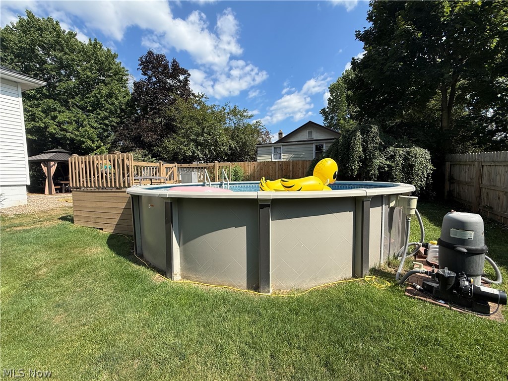 1505 Nicholear Avenue Coshocton OH 43812