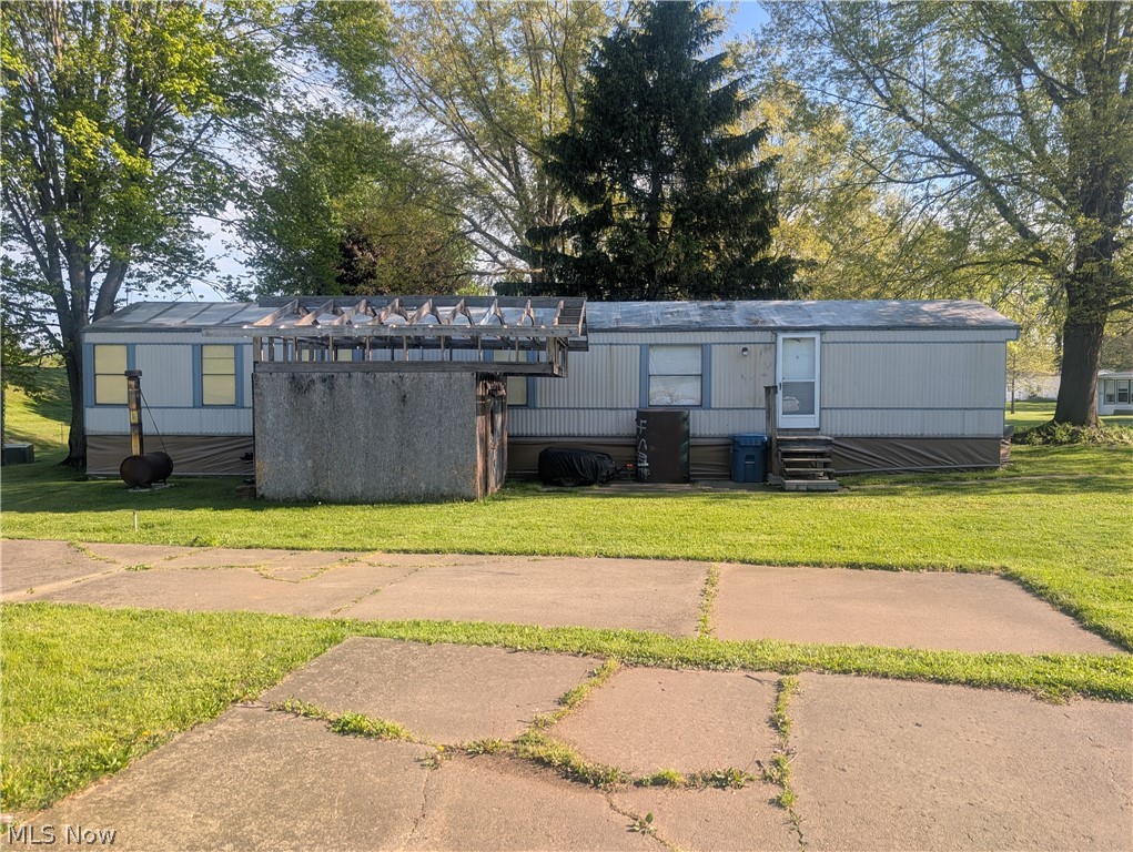 460 1st Street Brewster OH 44613