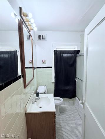 3196 W 116th Street Cleveland OH 44111
