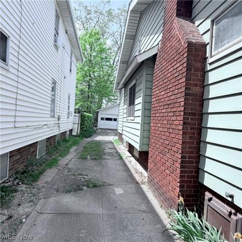 3196 W 116th Street Cleveland OH 44111