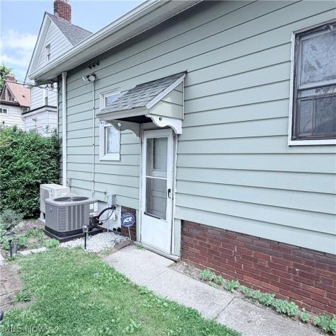 3196 W 116th Street Cleveland OH 44111