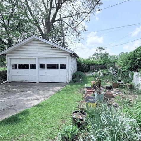 3196 W 116th Street Cleveland OH 44111