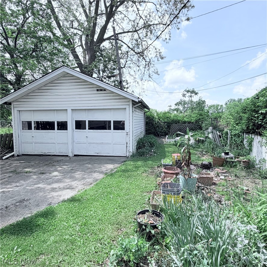 3196 W 116th Street Cleveland OH 44111