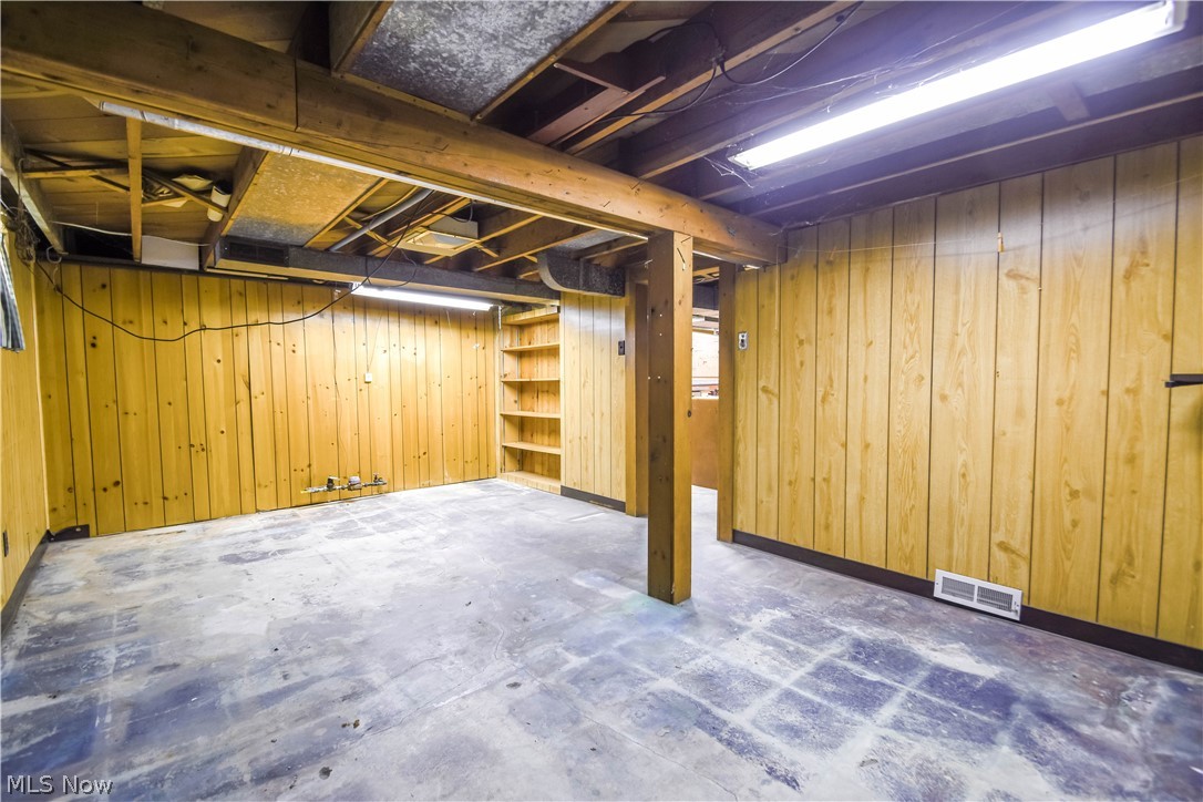 339 S Hambden Street Chardon OH 44024