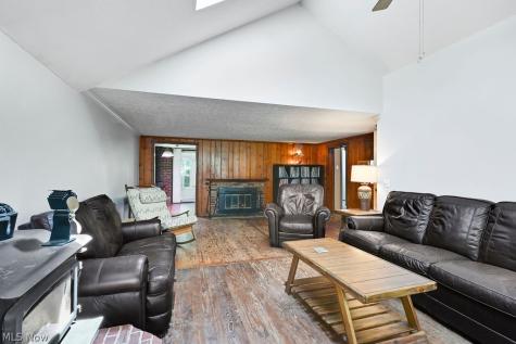 41 Gaylord Drive Munroe Falls OH 44262