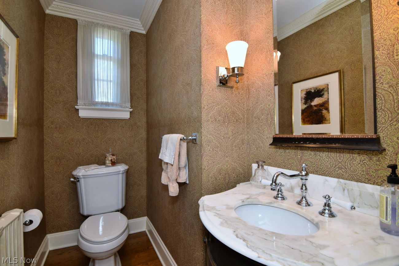 2742 Belvoir Boulevard Shaker Heights OH 44122