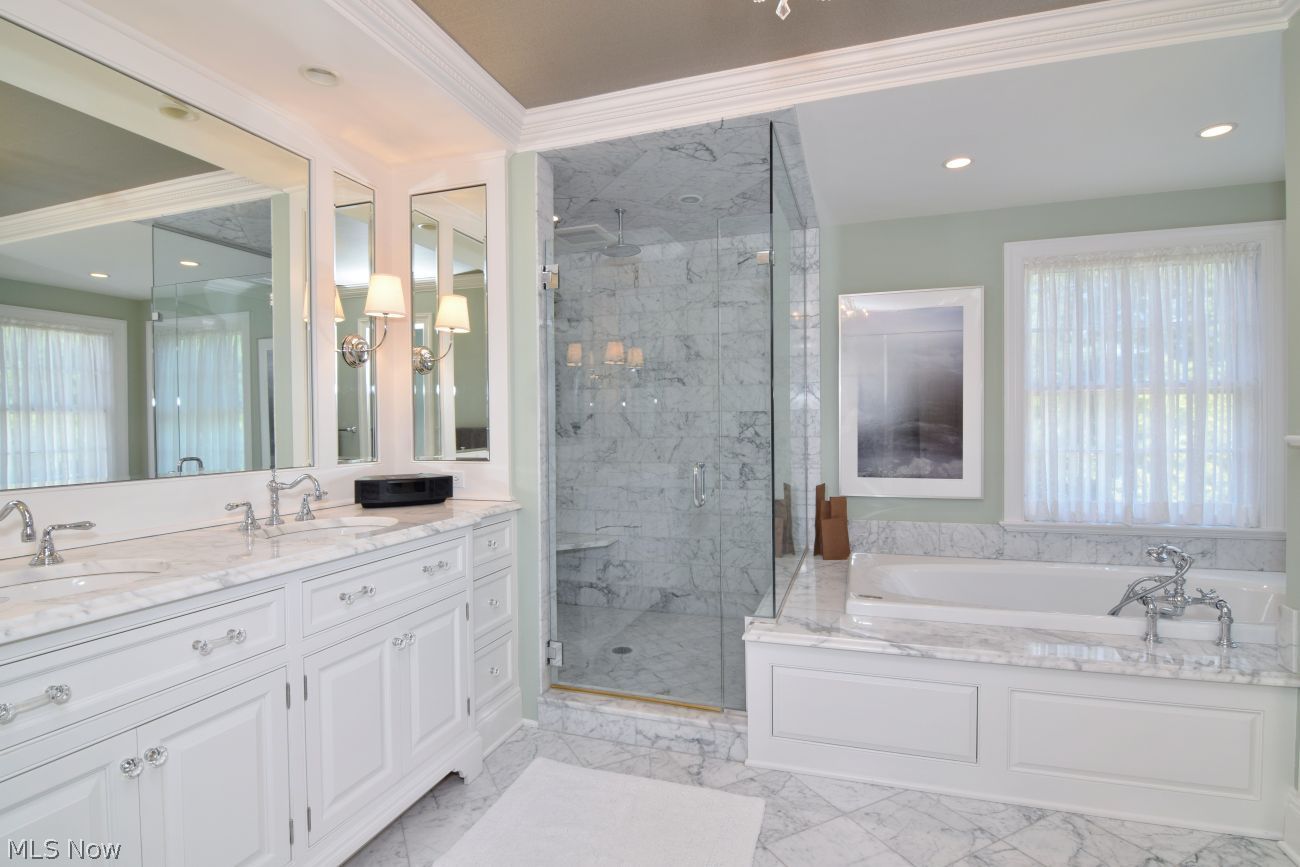 2742 Belvoir Boulevard Shaker Heights OH 44122