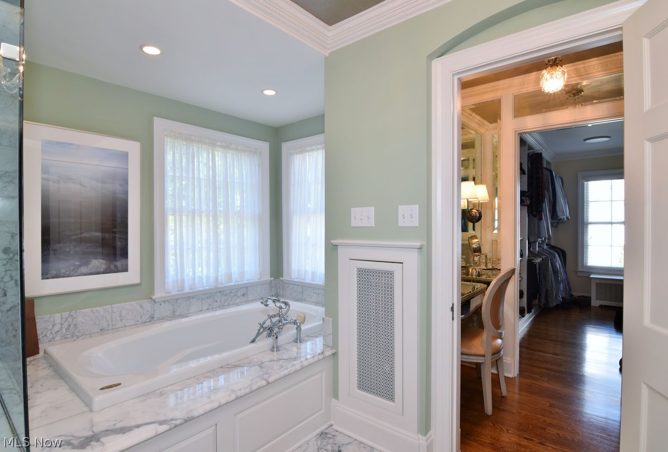 2742 Belvoir Boulevard Shaker Heights OH 44122