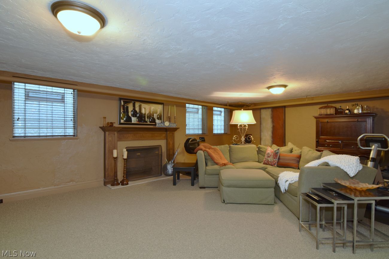 2742 Belvoir Boulevard Shaker Heights OH 44122