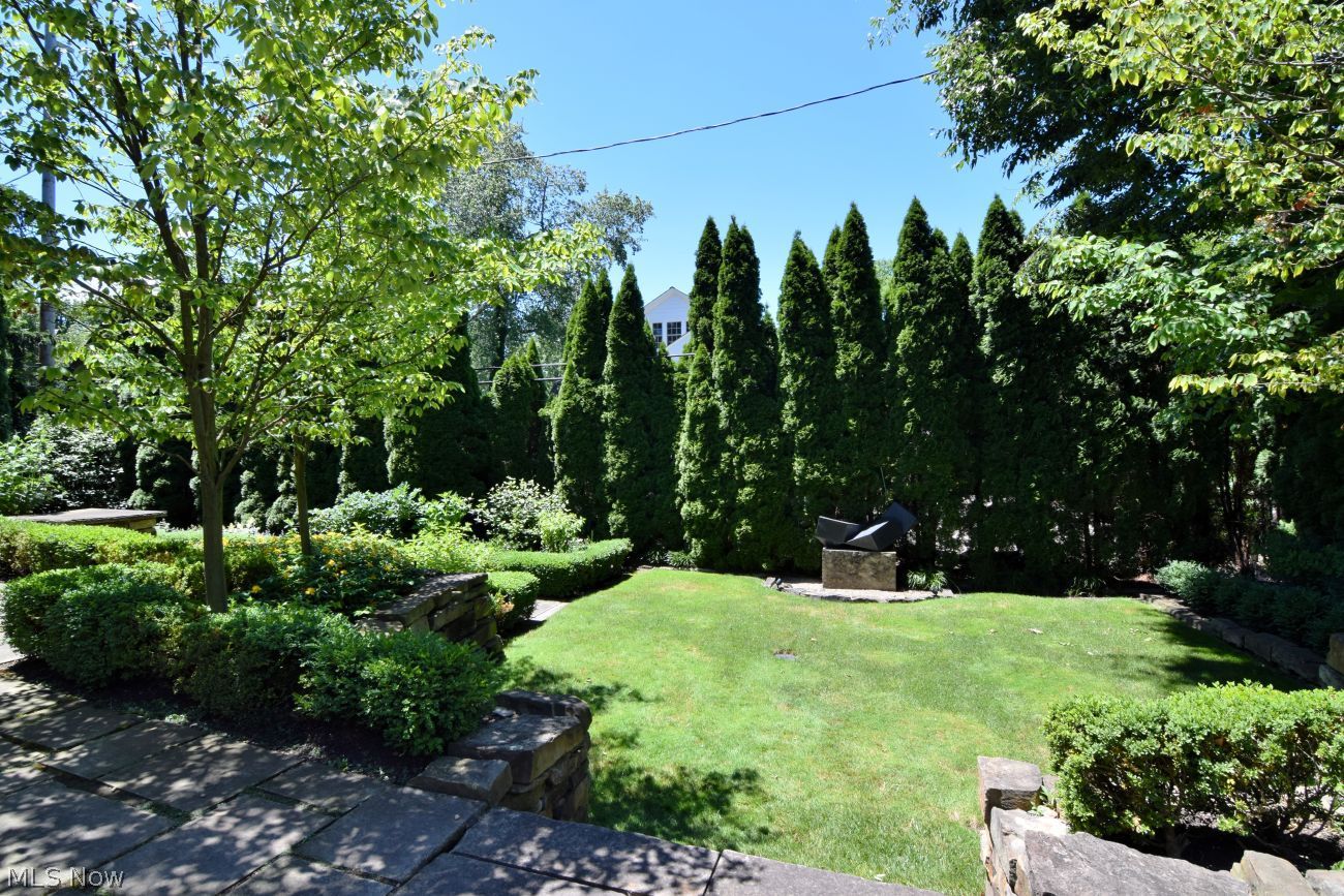 2742 Belvoir Boulevard Shaker Heights OH 44122