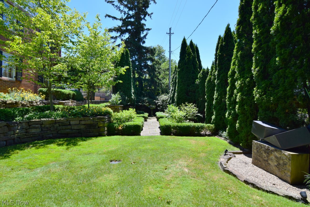 2742 Belvoir Boulevard Shaker Heights OH 44122