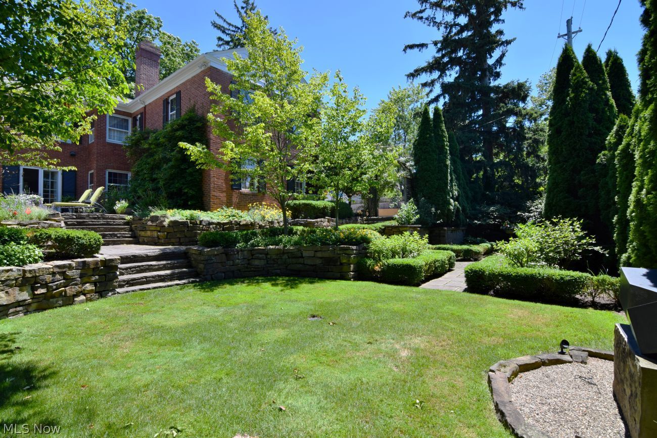 2742 Belvoir Boulevard Shaker Heights OH 44122