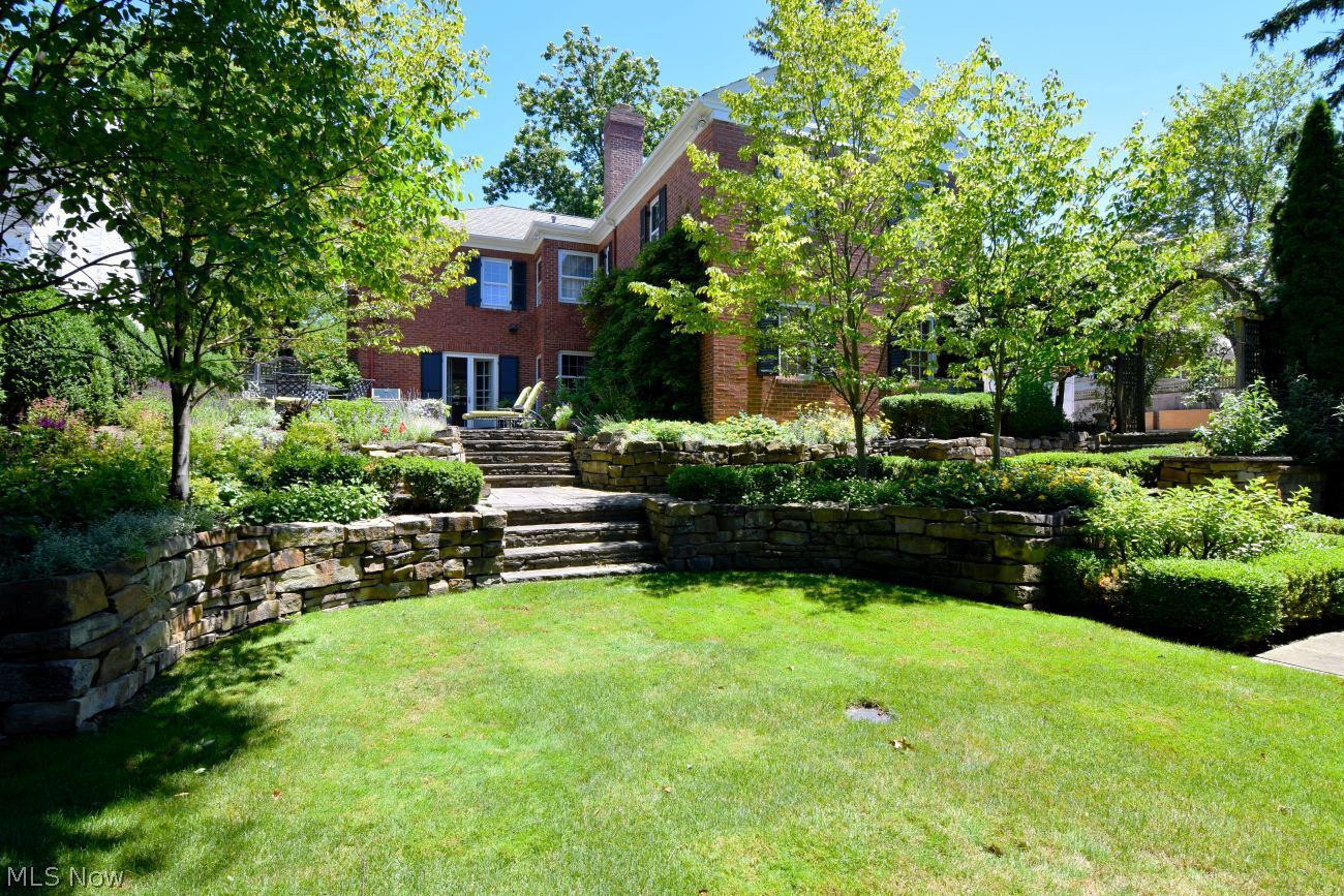 2742 Belvoir Boulevard Shaker Heights OH 44122
