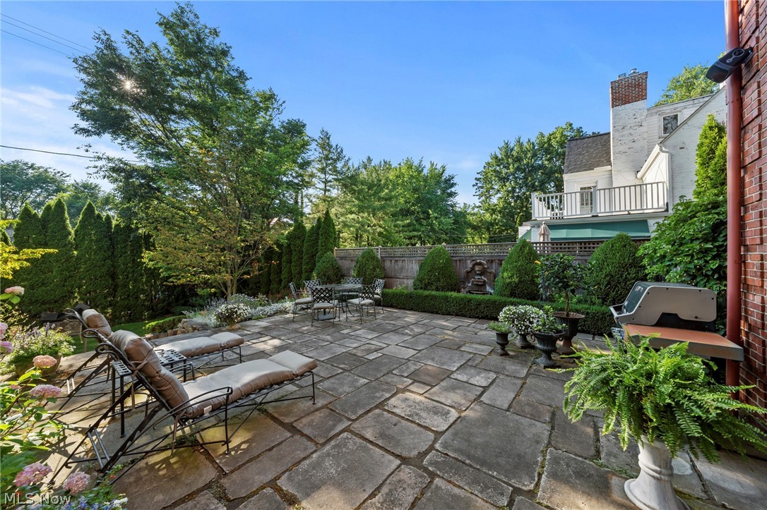 2742 Belvoir Boulevard Shaker Heights OH 44122