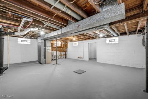 896 Indian Trail Akron OH 44314