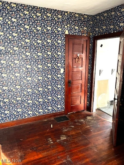 109 S Cedar Street Geneva OH 44041