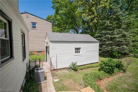 163 Tudor Avenue Akron OH 44312