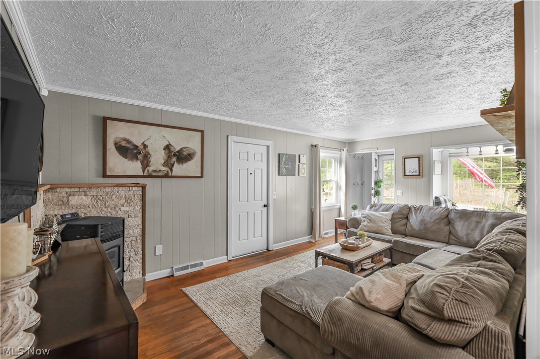 3456 Phalanx Mills Herner Road Southington OH 44470