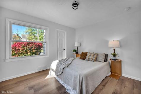5251 Forest Avenue Maple Heights OH 44137