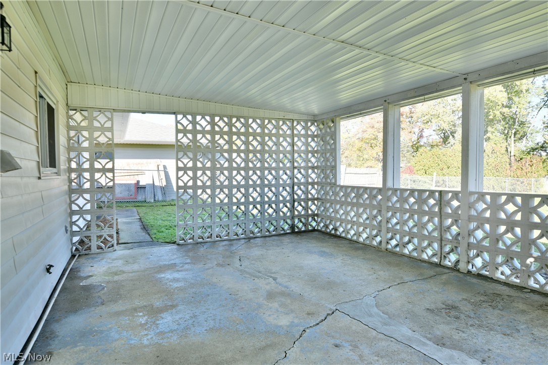 3314 Tod Avenue NW Warren OH 44485