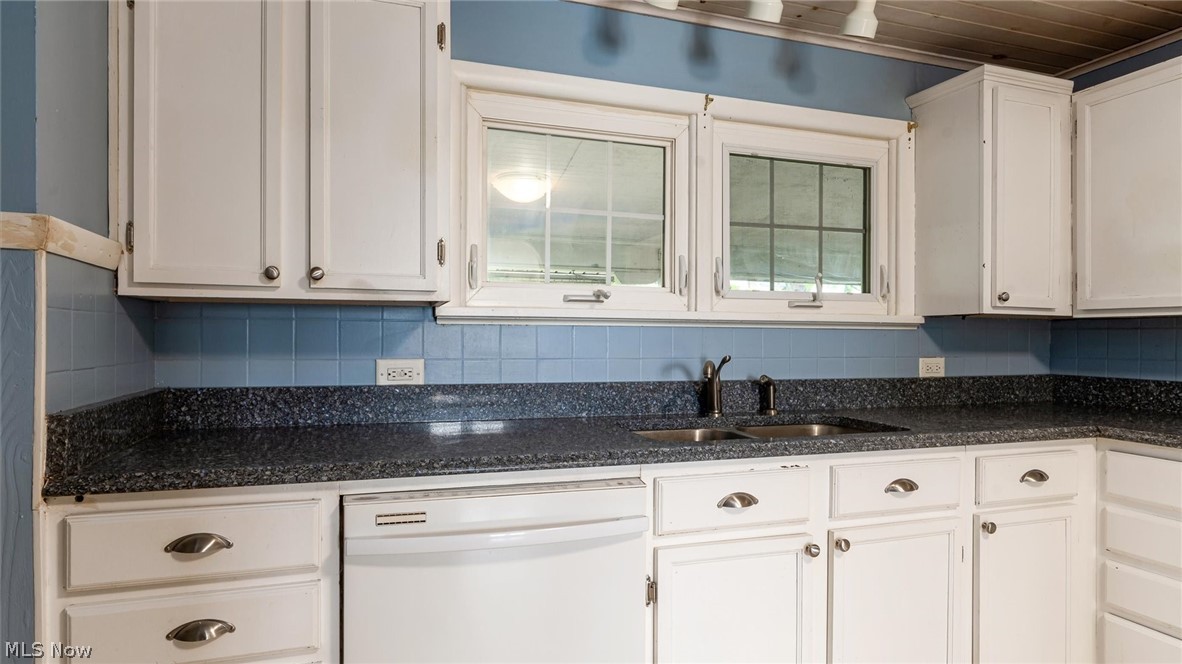 1751 Blaine Avenue Cambridge OH 43725