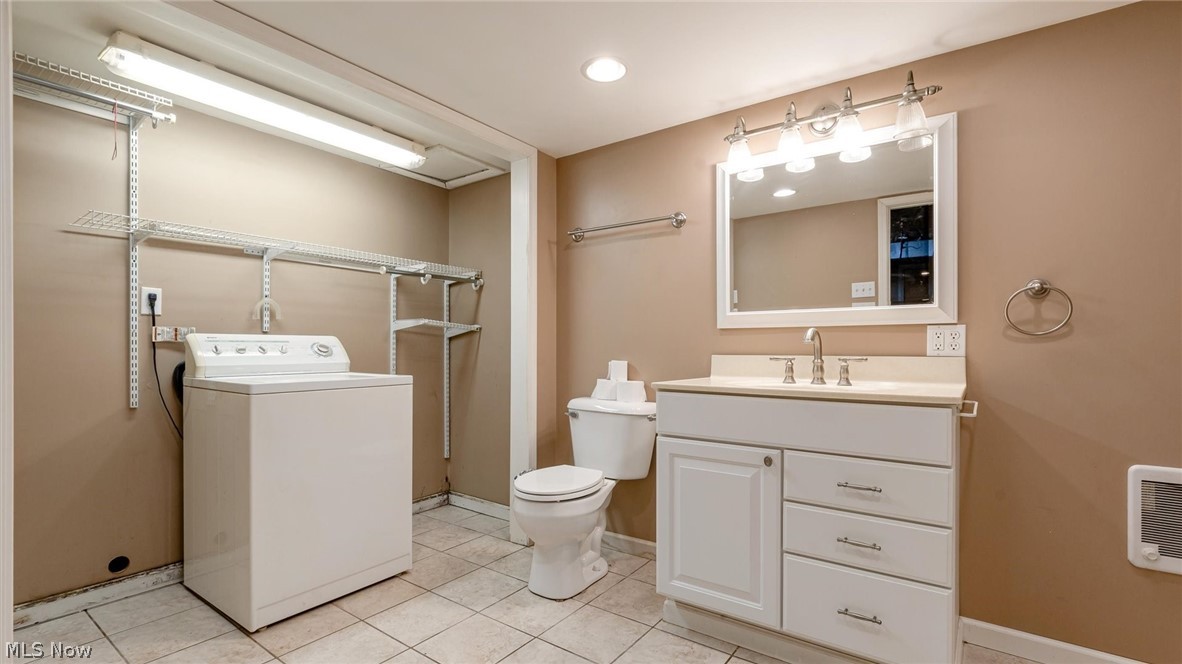 1751 Blaine Avenue Cambridge OH 43725