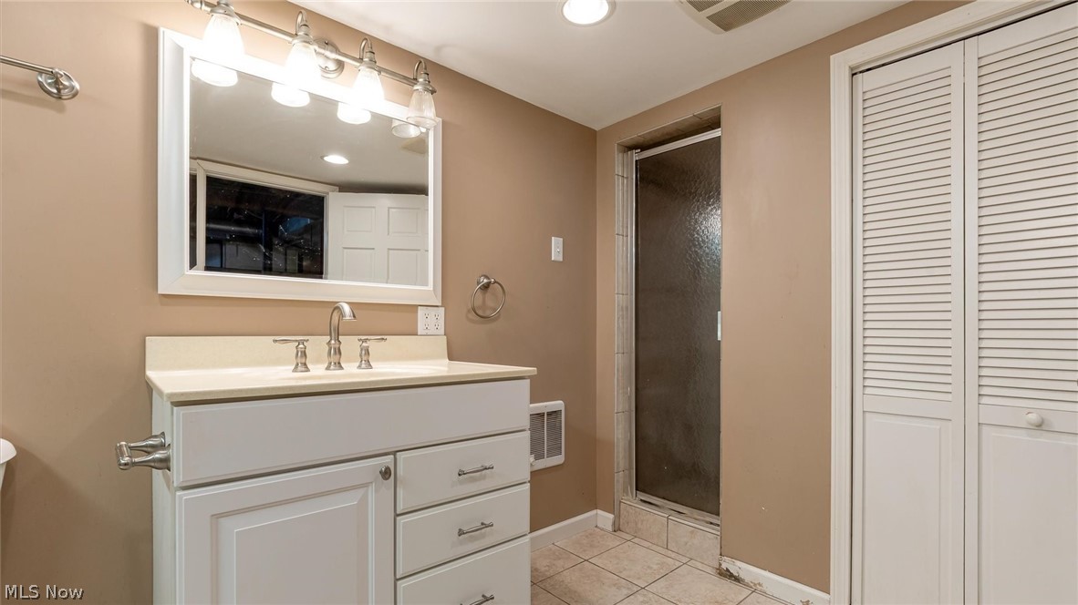 1751 Blaine Avenue Cambridge OH 43725