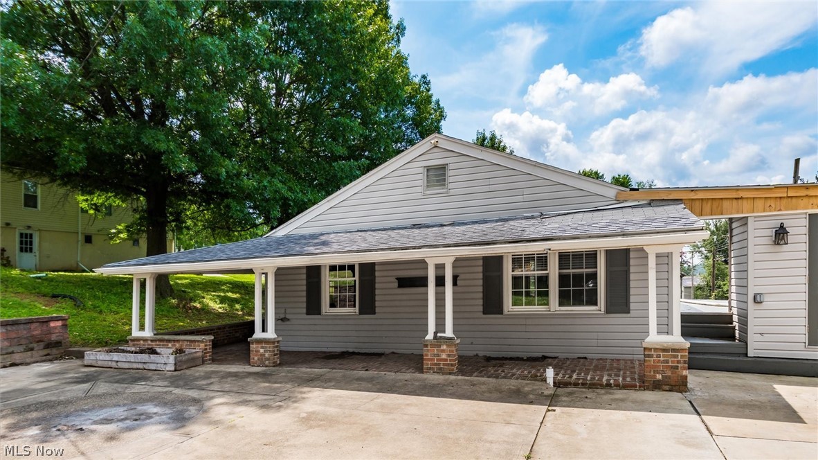 1751 Blaine Avenue Cambridge OH 43725